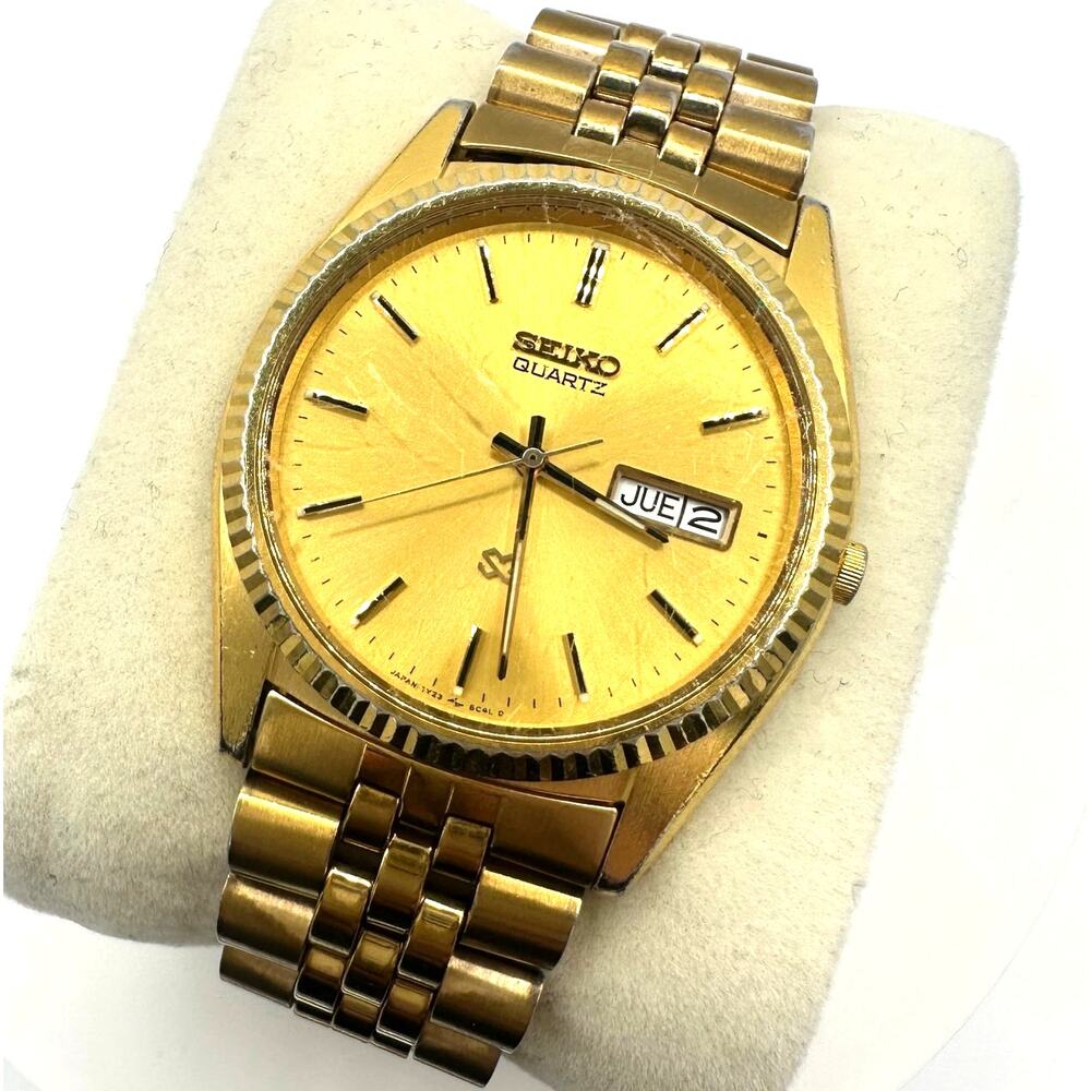 Seiko 5Y23-8A69 Quartz Day Date gold round dial jubilee stainless steel watch